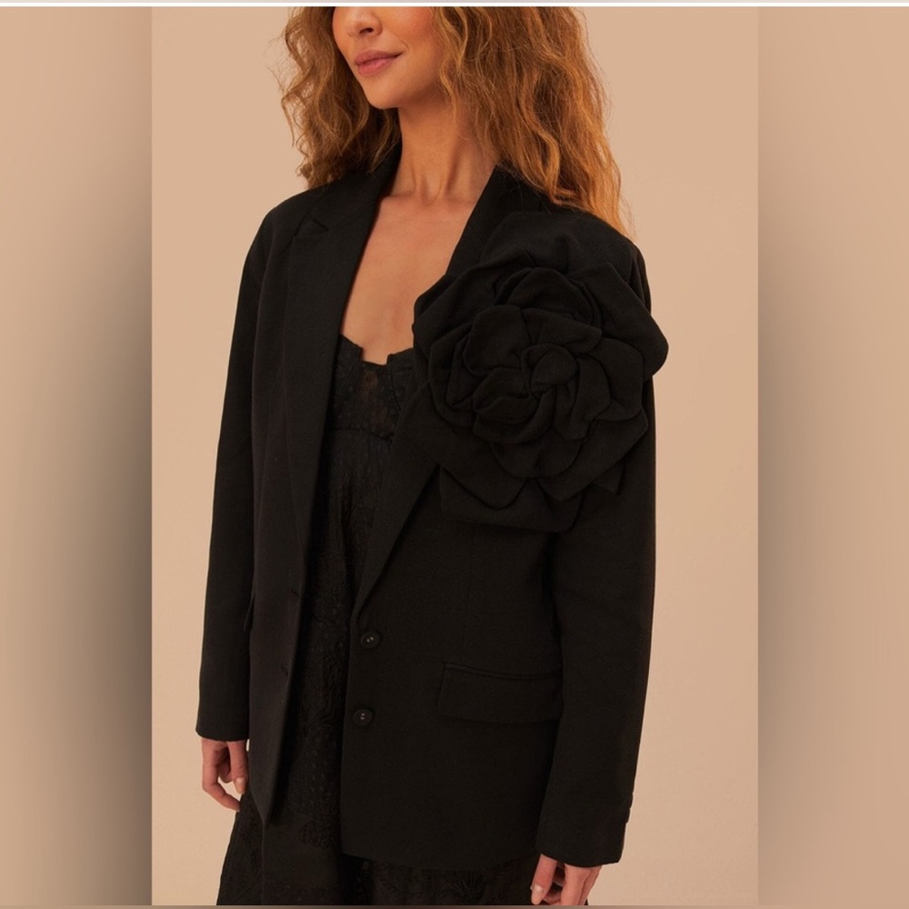 Elegant Farm Rio Black Women's Blazer with Floral Detail - cuuute flower! 🌺